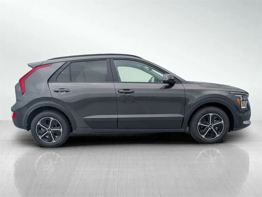 2025 Kia Niro EX photo 1