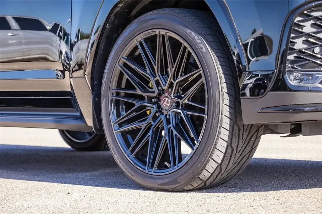 2022 Lexus LX 600 F SPORT photo 1