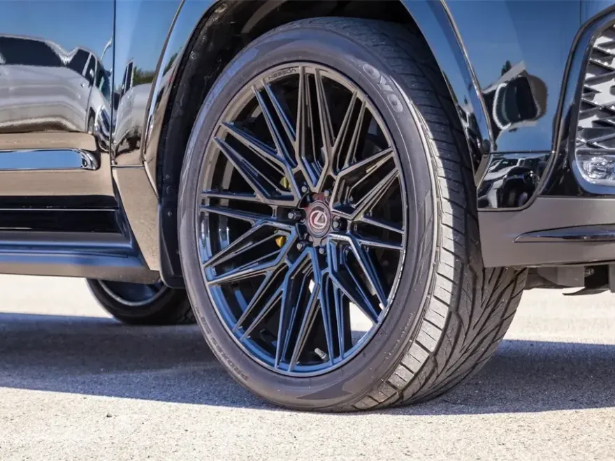 2022 Lexus LX 600 F SPORT photo 1