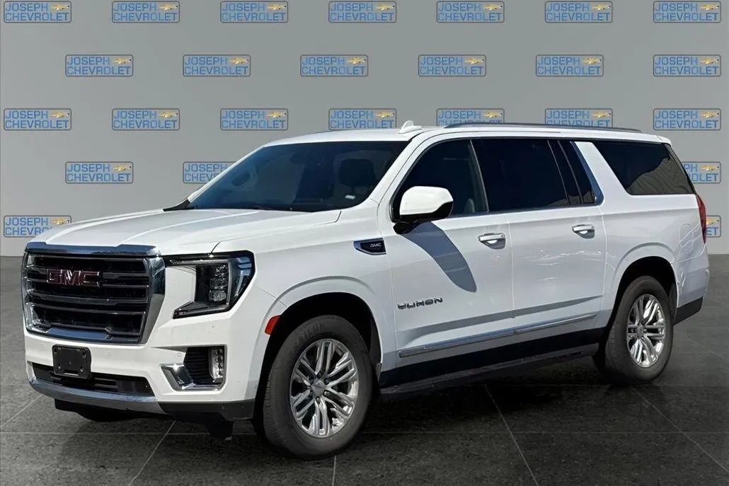 2023 Gmc Yukon XL SLT photo 1