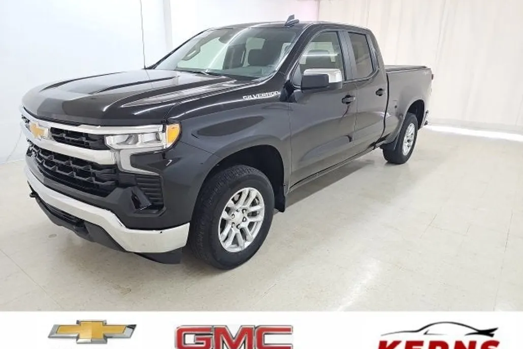 2023 Chevrolet Silverado 1500 LT photo 1