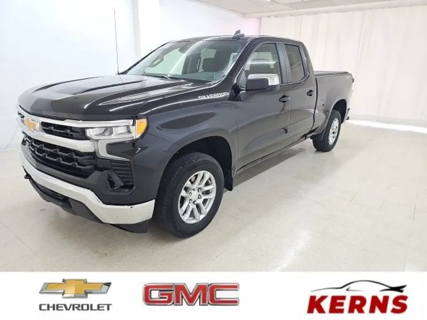 2023 Chevrolet Silverado 1500 LT photo 1