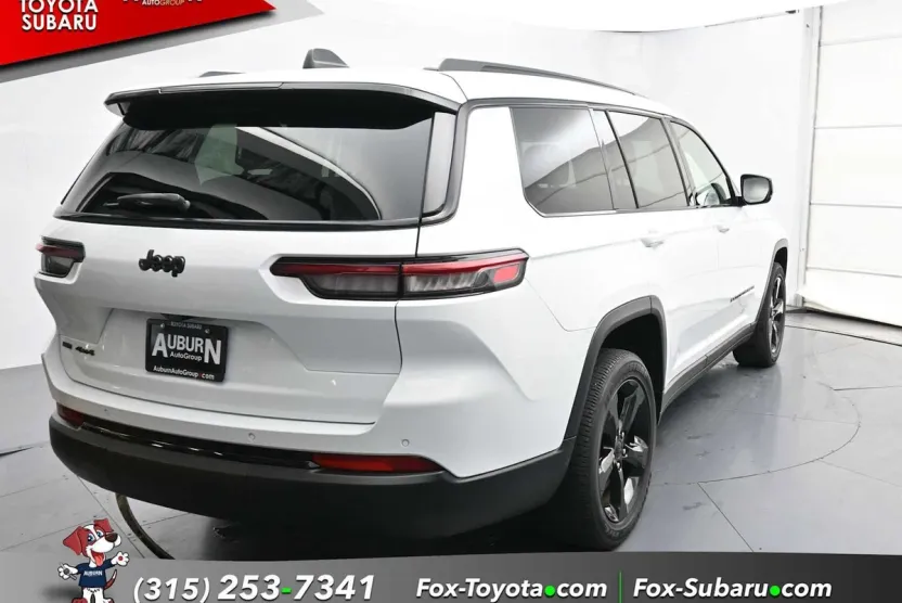 2021 Jeep Grand Cherokee Laredo photo 1