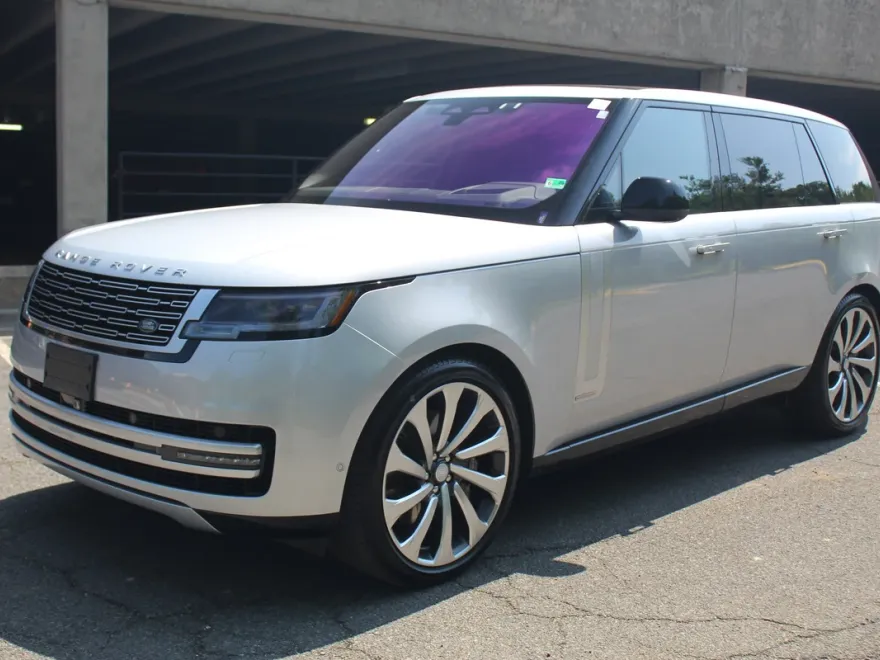2023 Land Rover Range Rover Autobiography photo 1