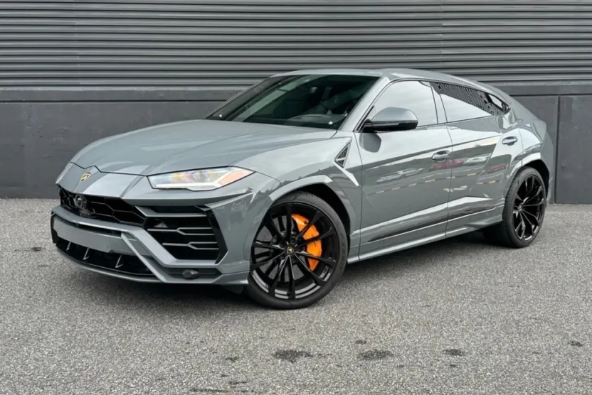2022 Lamborghini Urus Base photo 1