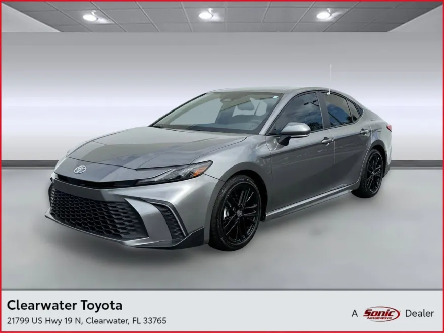 2025 Toyota Camry SE photo 1