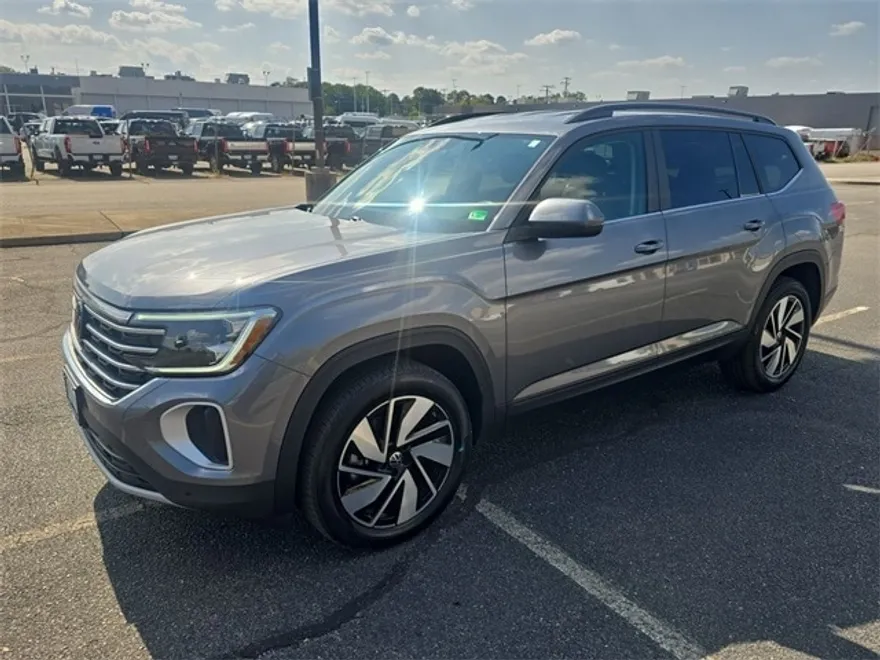 2024 Volkswagen Atlas SE Technology photo 1