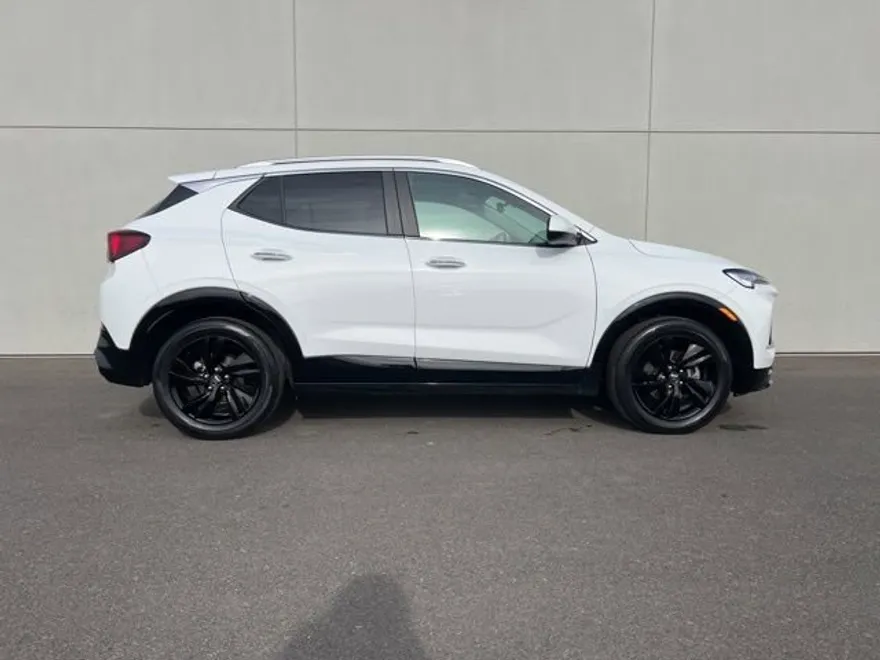 2024 Buick Encore GX Sport Touring photo 1