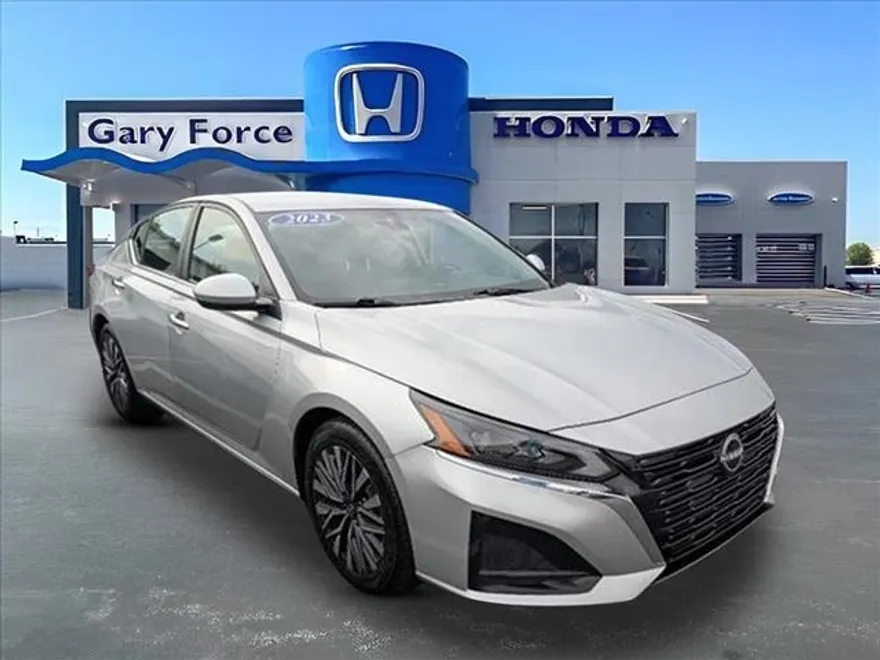 2023 Nissan Altima 2.5 SV photo 1