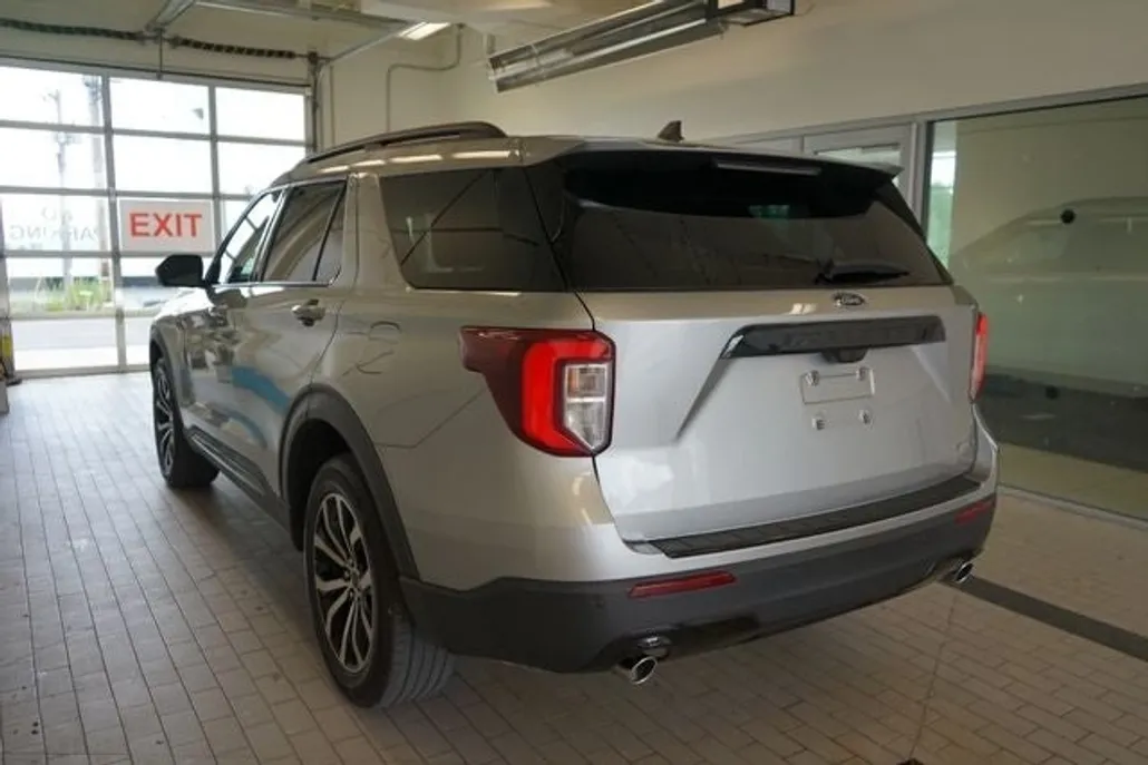 2022 Ford Explorer ST-Line photo 1