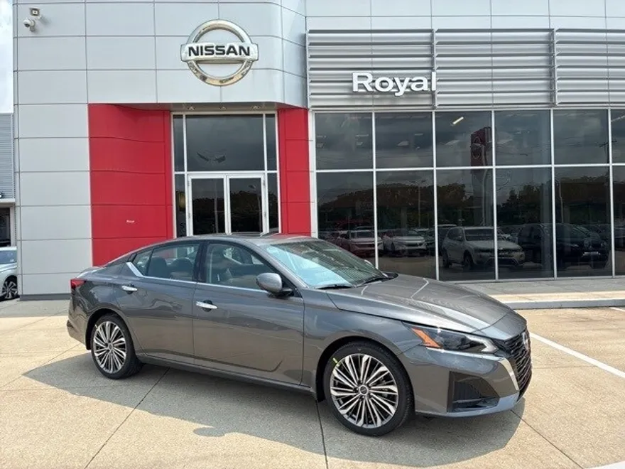 2025 Nissan Altima 2.5 SL photo 1