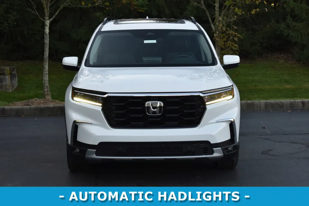 2024 Honda Pilot Touring photo 1