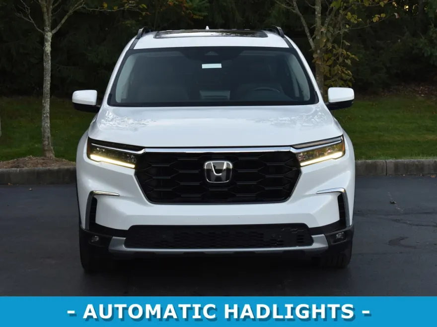 2024 Honda Pilot Touring photo 1