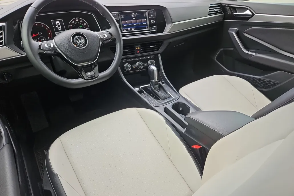 2019 Volkswagen Jetta 1.4T R-Line photo 1