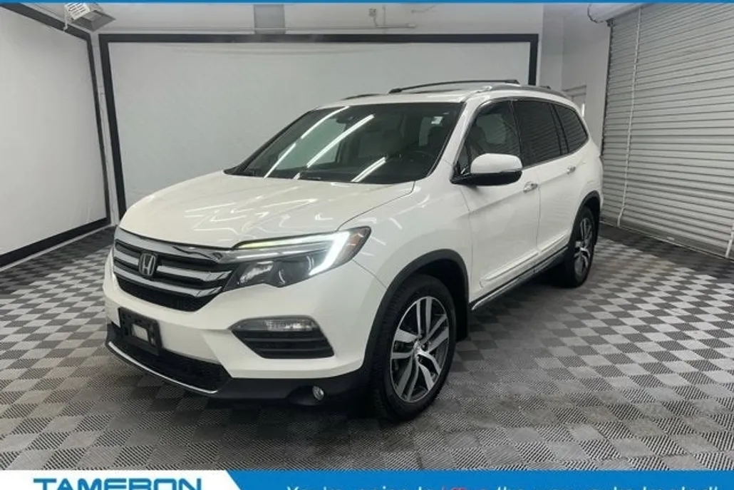 2018 Honda Pilot Touring photo 1