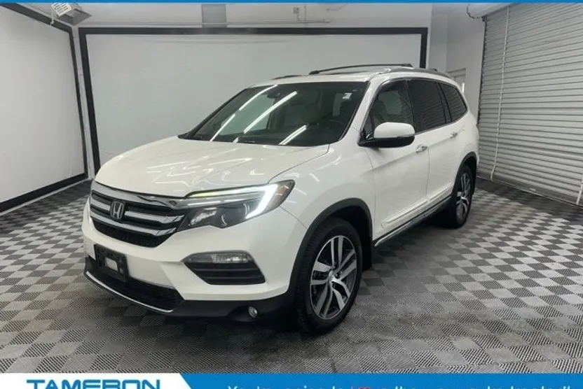 2018 Honda Pilot Touring photo 1