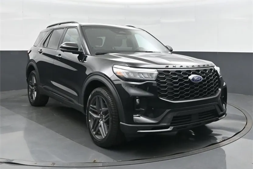 2025 Ford Explorer ST-Line photo 1