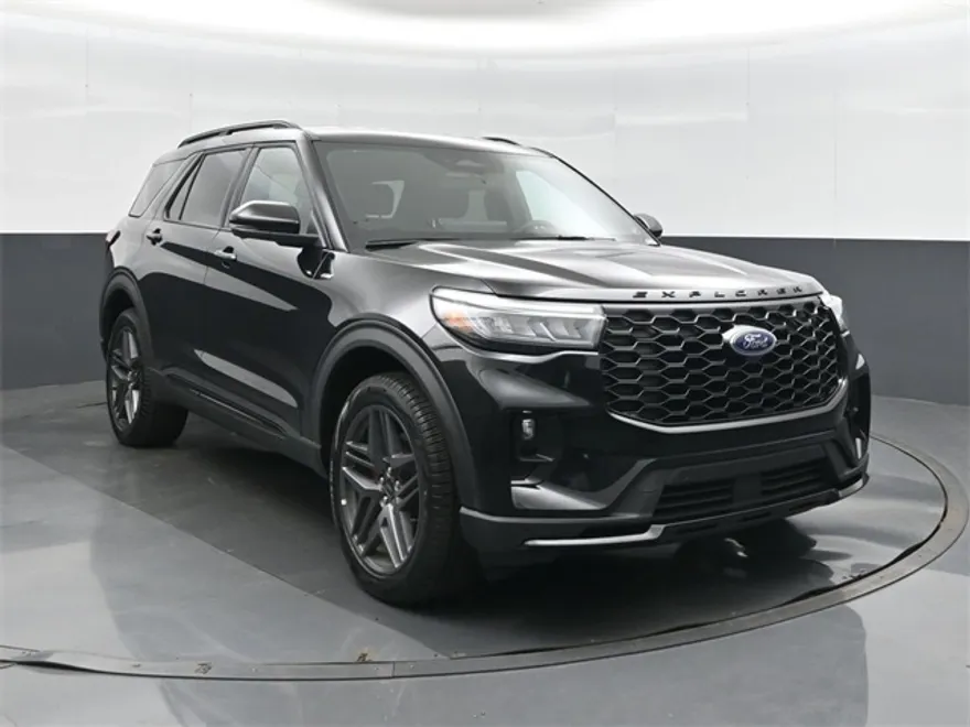 2025 Ford Explorer ST-Line photo 1