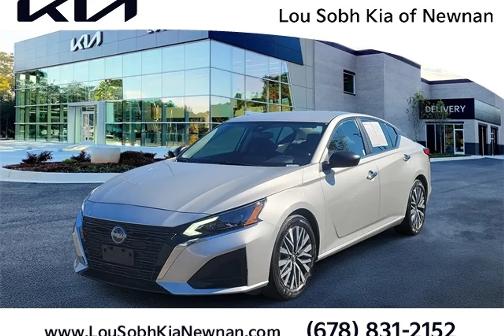 2024 Nissan Altima 2.5 SV photo 1