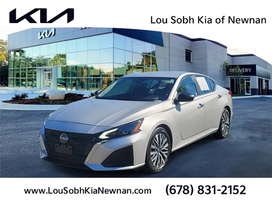 2024 Nissan Altima 2.5 SV photo 1