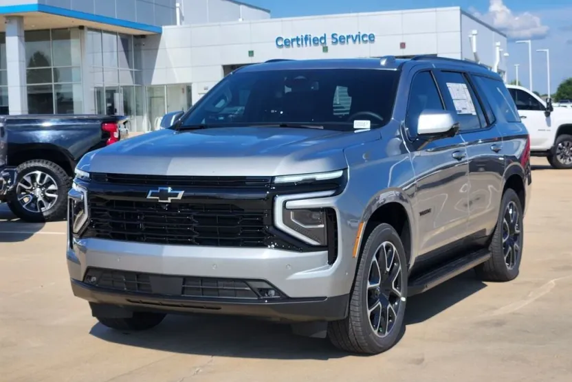 2025 Chevrolet Tahoe RST photo 1