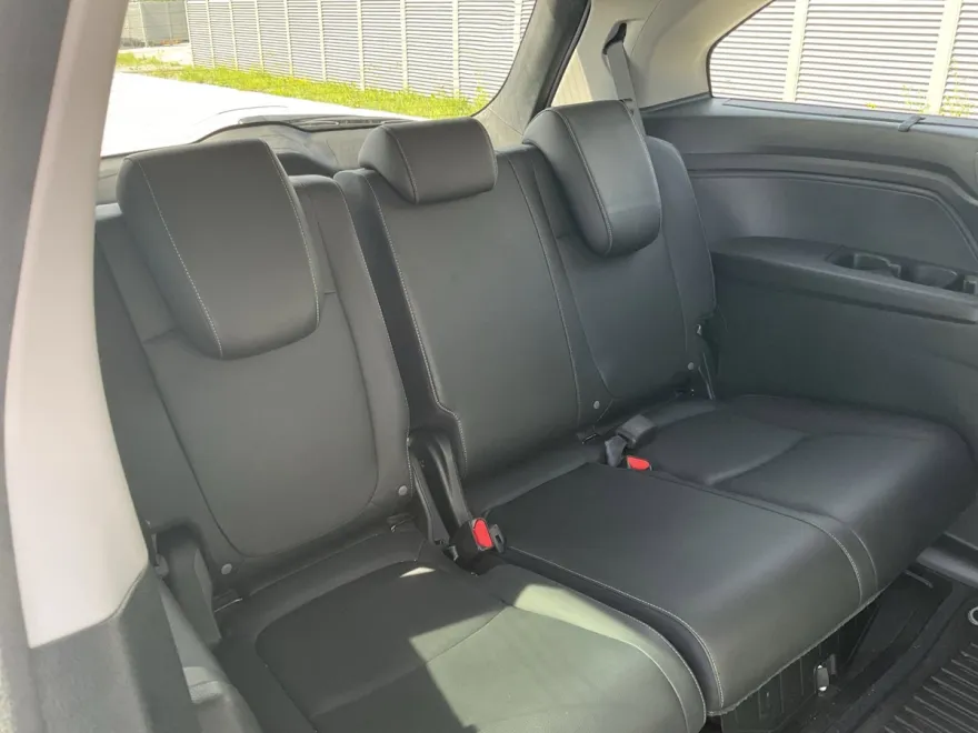 2023 Honda Odyssey Touring photo 1