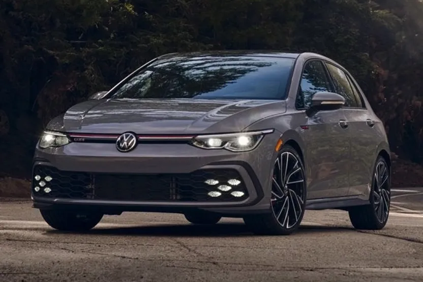 2022 Volkswagen Golf GTI SE photo 1
