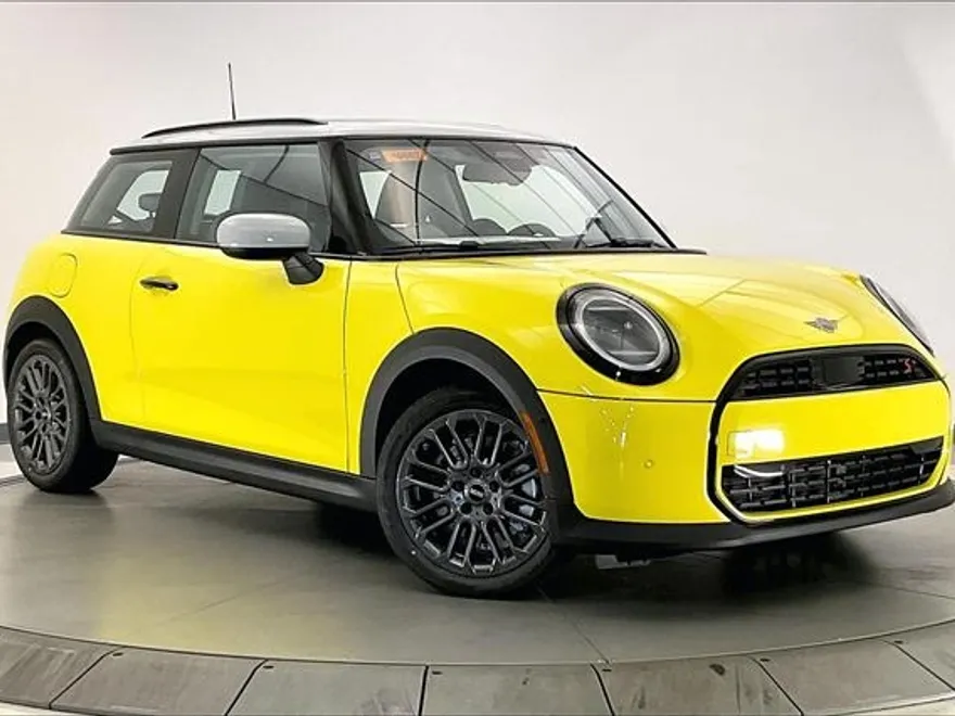 2025 Mini Cooper Hardtop 2 Door Signature photo 1