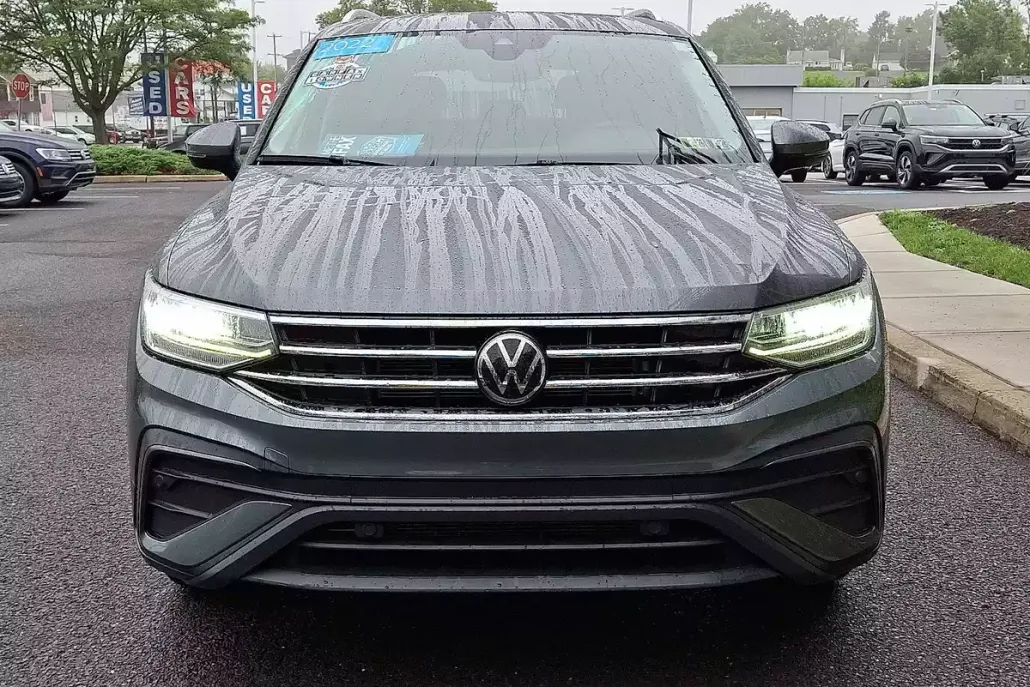 2022 Volkswagen Tiguan SE photo 1