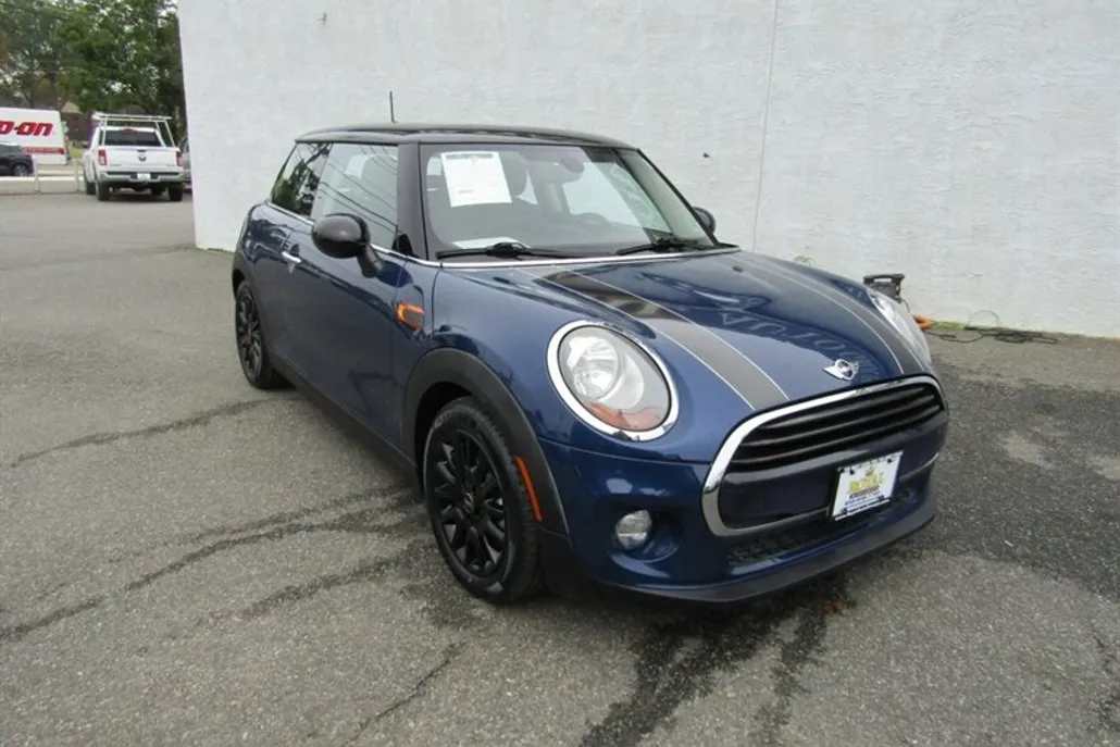 2017 Mini Cooper Hardtop photo 1