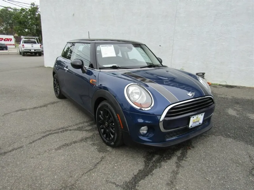 2017 Mini Cooper Hardtop photo 1