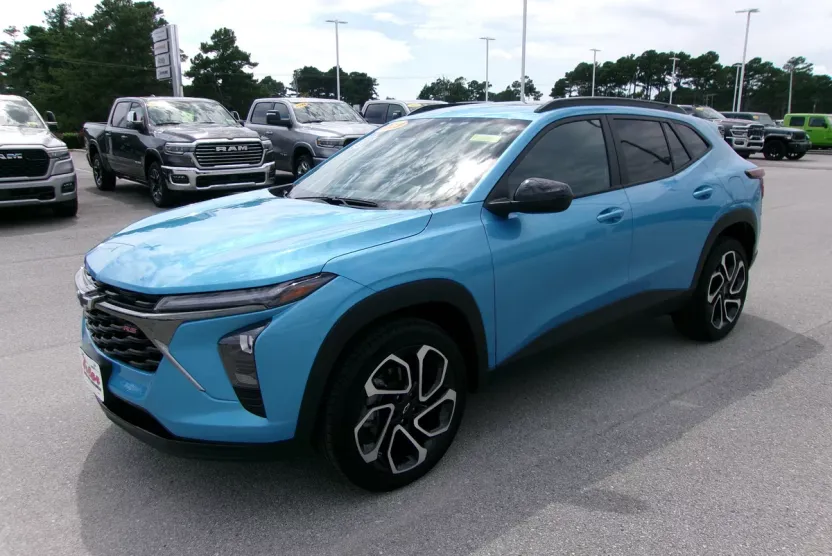 2025 Chevrolet Trax photo 1