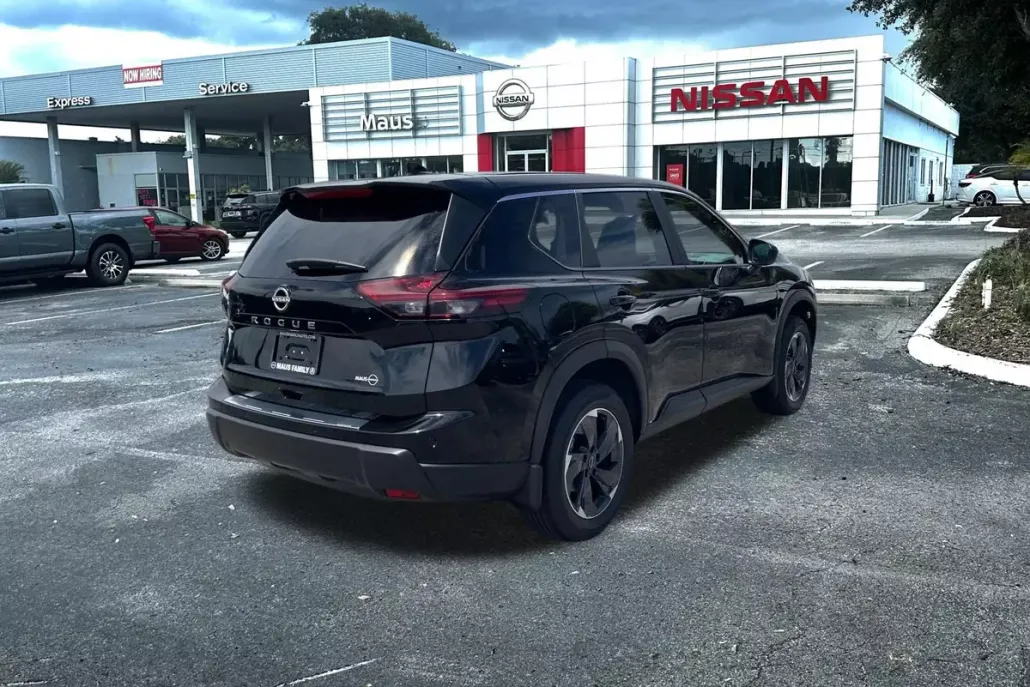 2026 Nissan Rogue SV photo 1