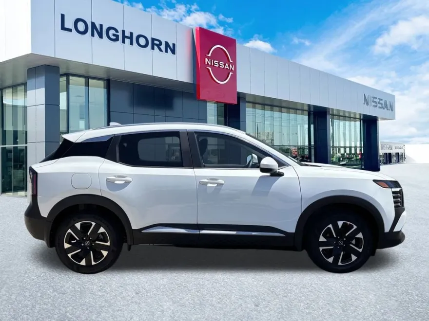 2025 Nissan Kicks SV photo 1