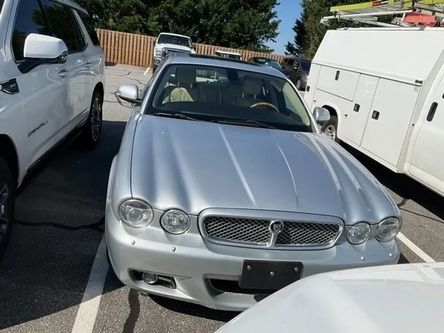 2008 Jaguar XJ 8 Base photo 1