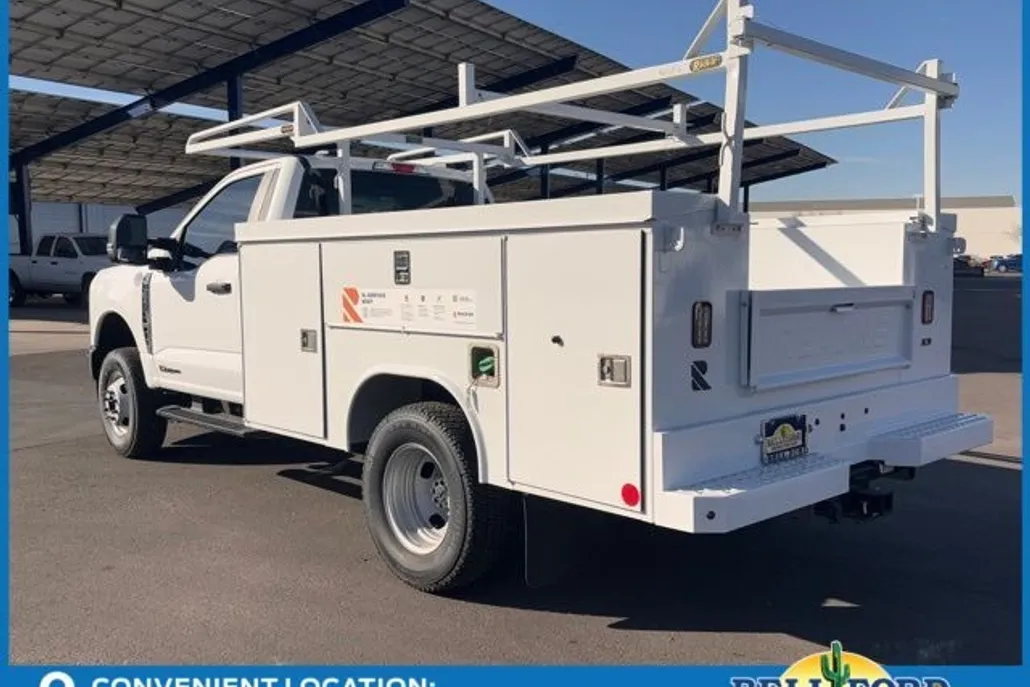 2024 Ford F-350 photo 1