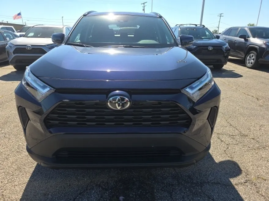 2025 Toyota RAV4 Hybrid XLE photo 1