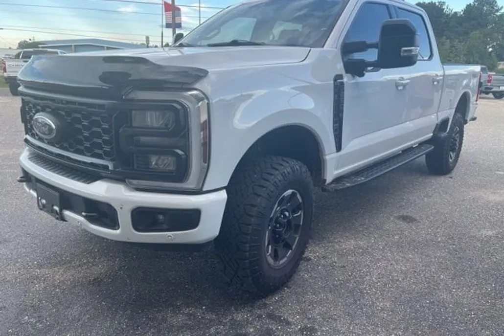 2024 Ford F-250 Lariat photo 1