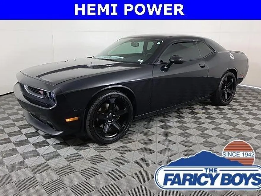 2014 Dodge Challenger R/T photo 1