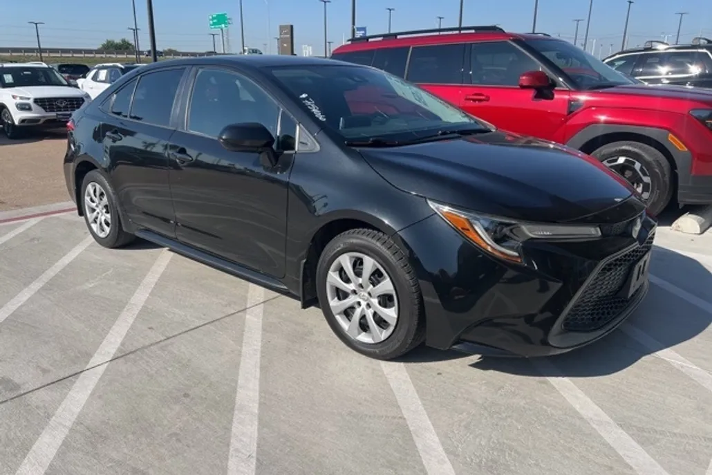 2020 Toyota Corolla LE photo 1