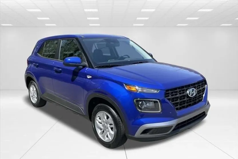 2025 Hyundai Venue SE photo 1