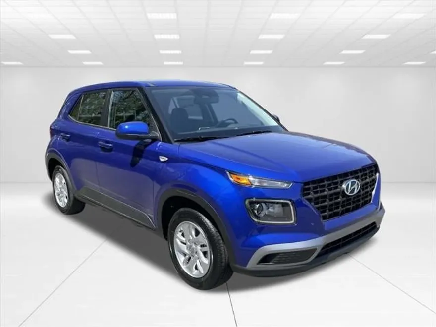 2025 Hyundai Venue SE photo 1