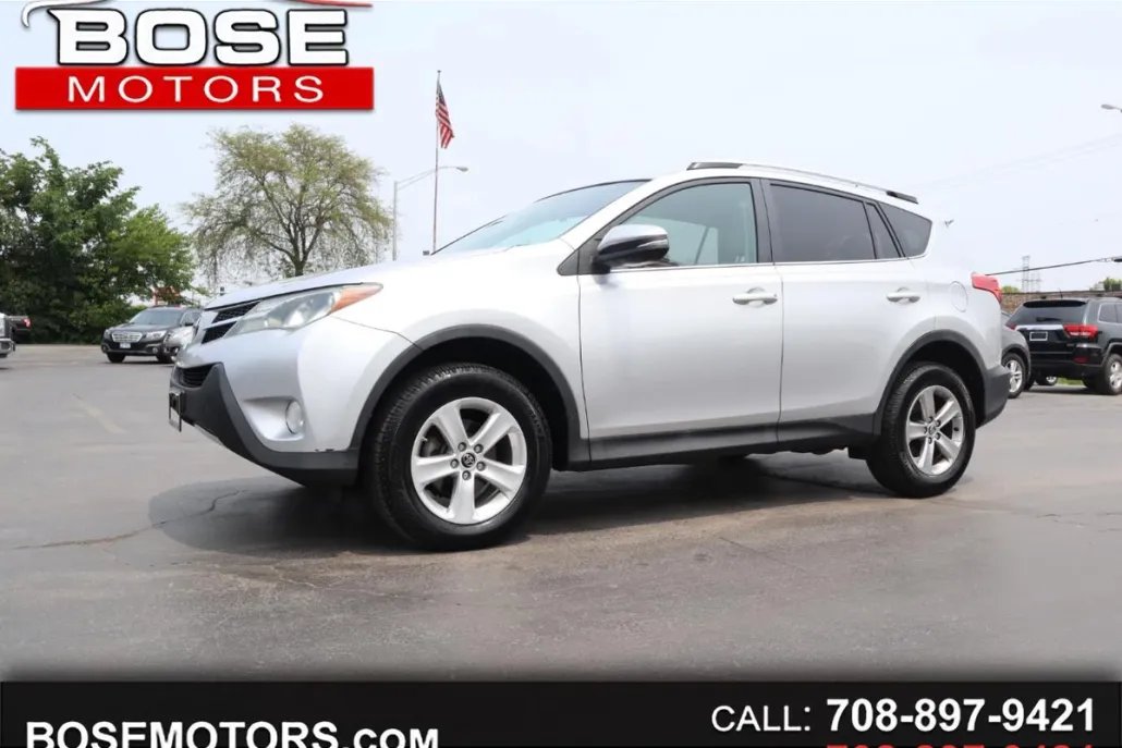 2015 Toyota RAV4 XLE photo 1