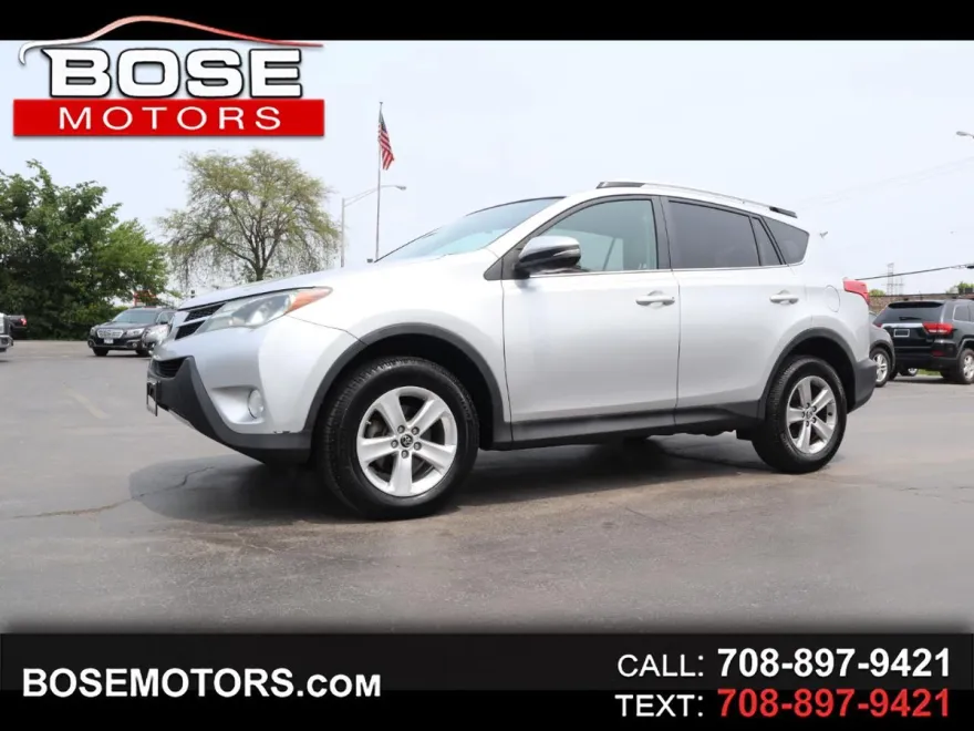 2015 Toyota RAV4 XLE photo 1
