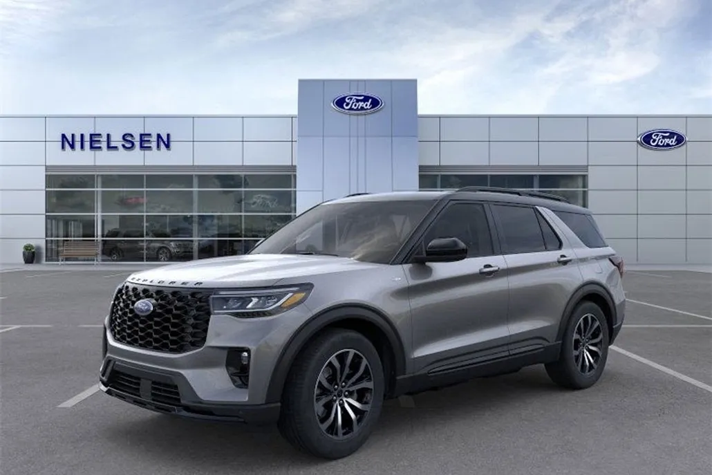 2025 Ford Explorer ST-Line photo 1
