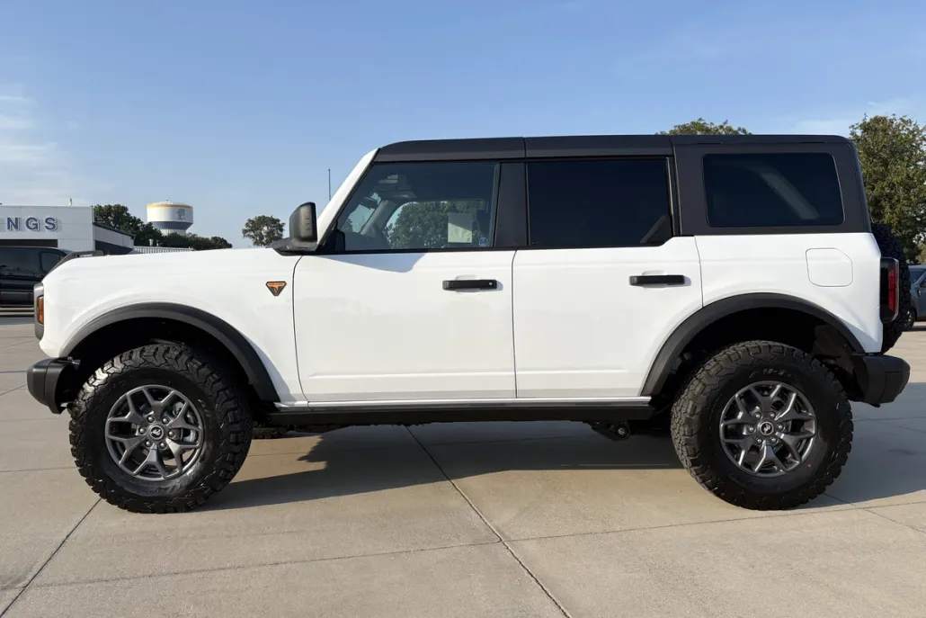 2025 Ford Bronco Badlands photo 1