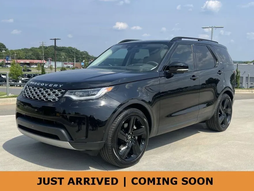 2024 Land Rover Discovery P300 S photo 1