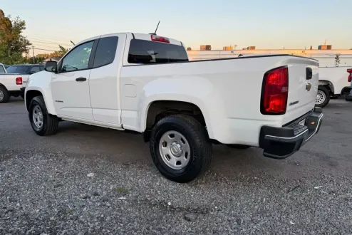 2016 Chevrolet Colorado Work Truck photo 2