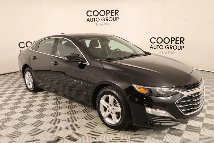 2023 Chevrolet Malibu 1LT photo 1