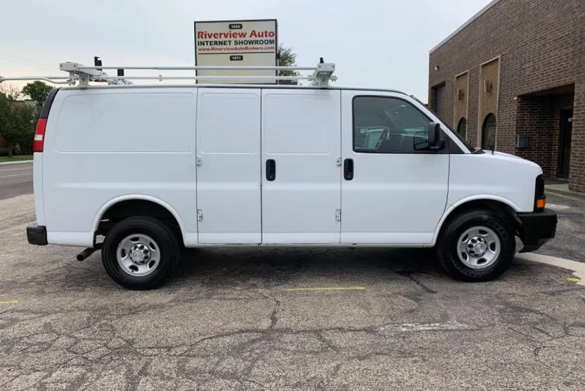 2017 Chevrolet Express 2500 Cargo Van photo 1